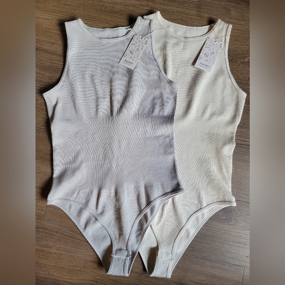 2 Ribbed Sleeveless Bodysuits - Medium